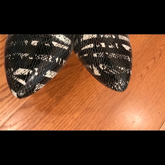 EUC BCBG Heels - Picture 3 of 5